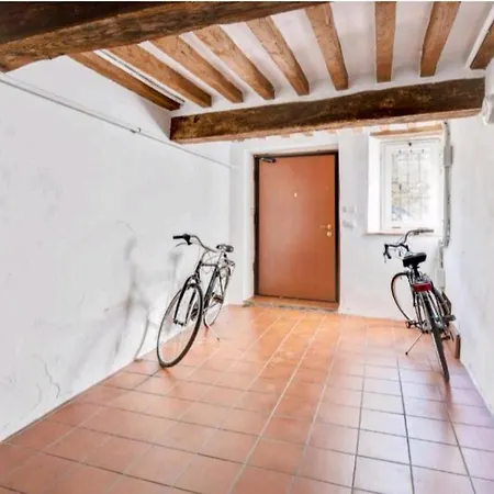 Centre With Patio 公寓